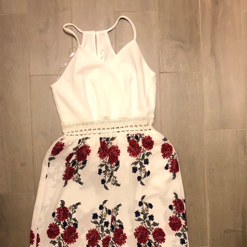 💃 5 for 25! Small jumpsuit